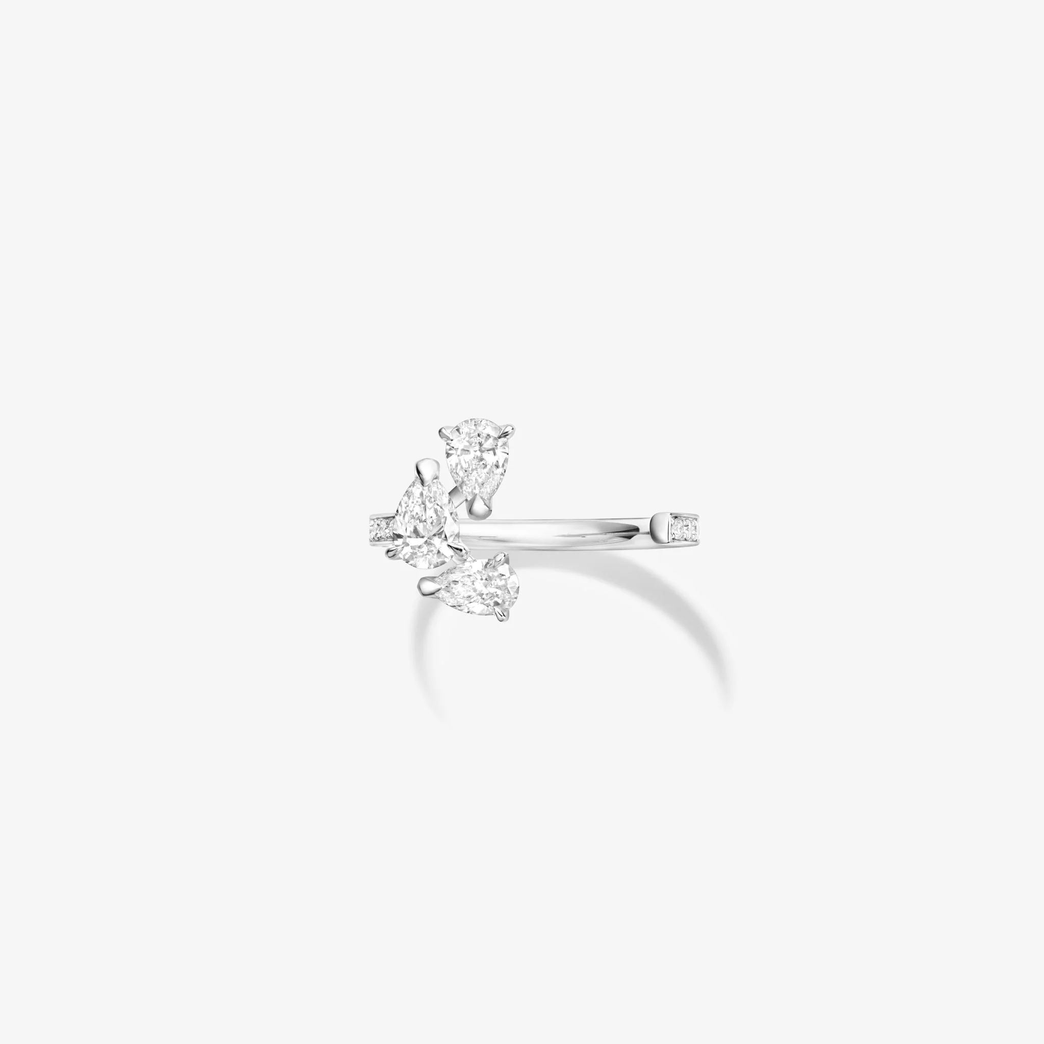 Serti sur Vide ring set with 3 diamonds - Image 4